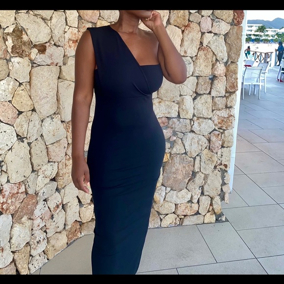 Black One Shoulder Maxi Dress - Picture 2 of 3